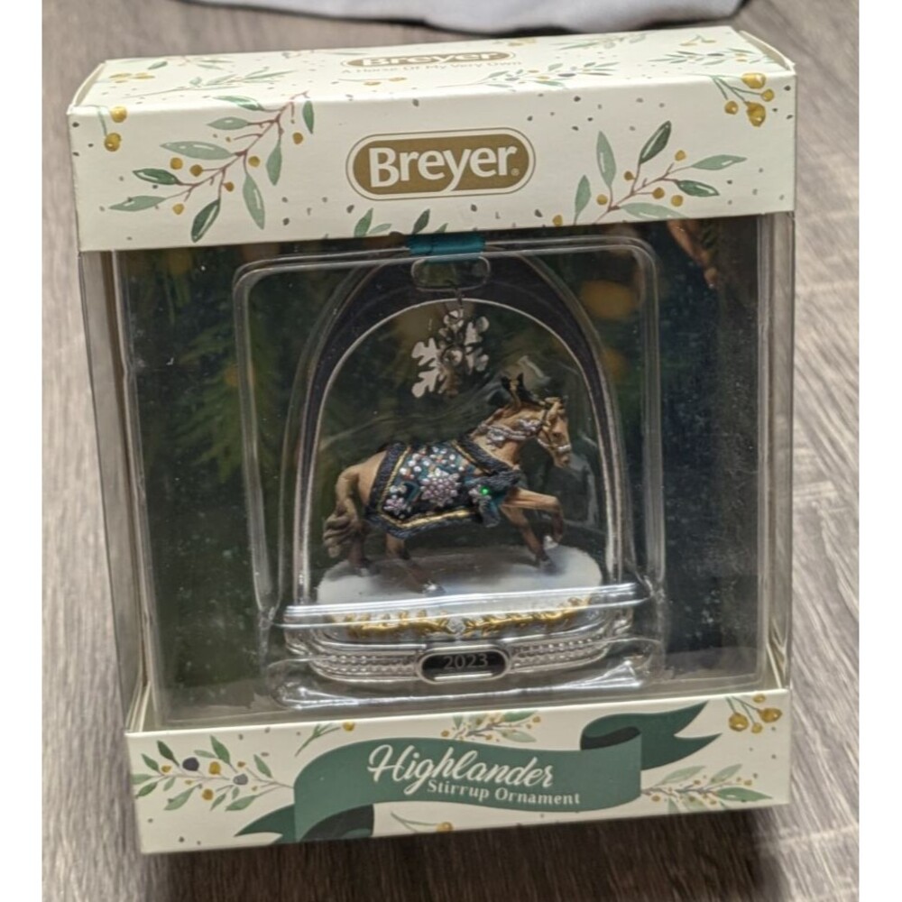 Breyer Highlander 2023 Stirrup Ornament Holiday Horse #24 NIB Collectible 700324 - Picture 2 of 3